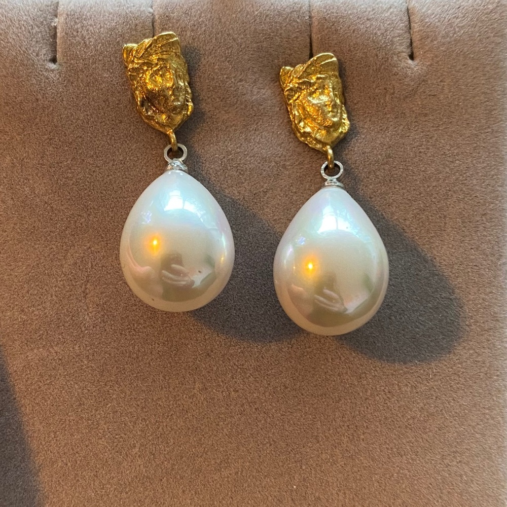 Greek god/goddess pearl drop earrings